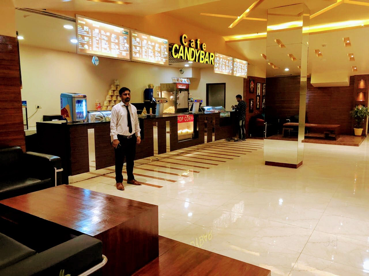 MG Mall, Sector 14
